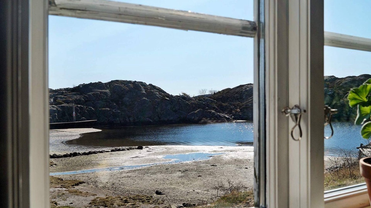 Kyrkesund House | 3 person holiday home in KLÖVEDAL
