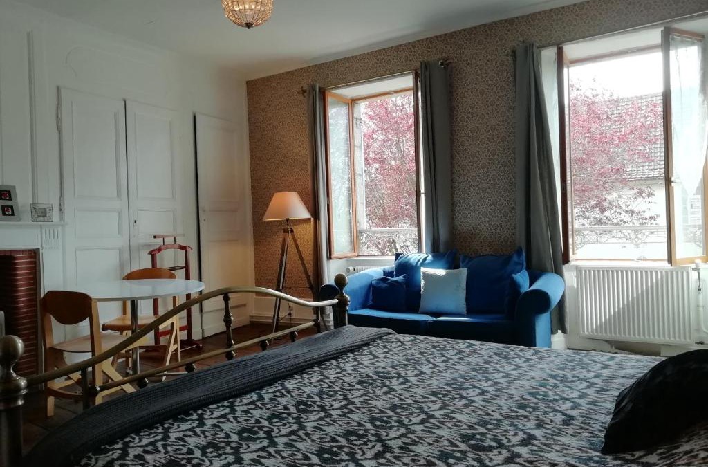 Felletin Bed & Breakfast | 3 Place des Arbres, Chambres D'Hôtes, Felletin