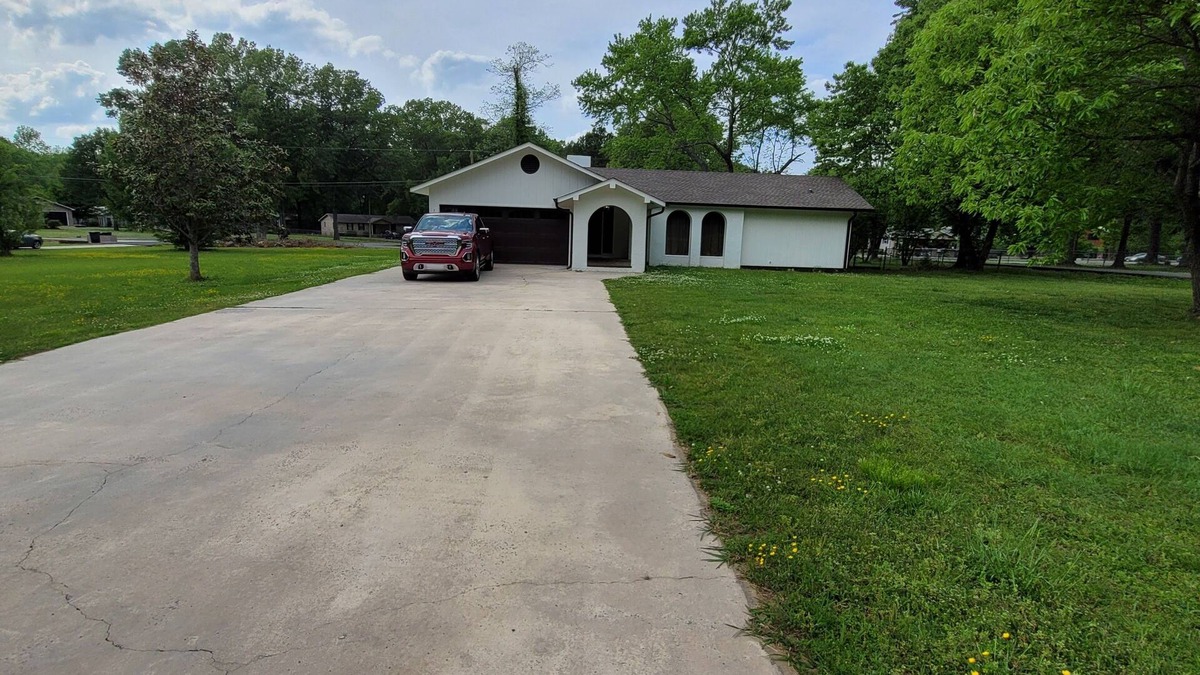 Guntersville House | 3. Privacy on Browns Valley