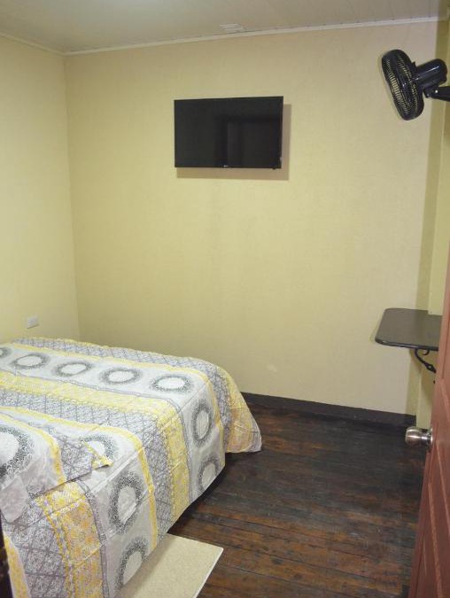 Carmen Apartment | #3 Private room Close to Airport