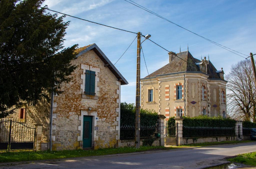 Charroux House | 3 Quartier de la Gare Charroux (Gite)