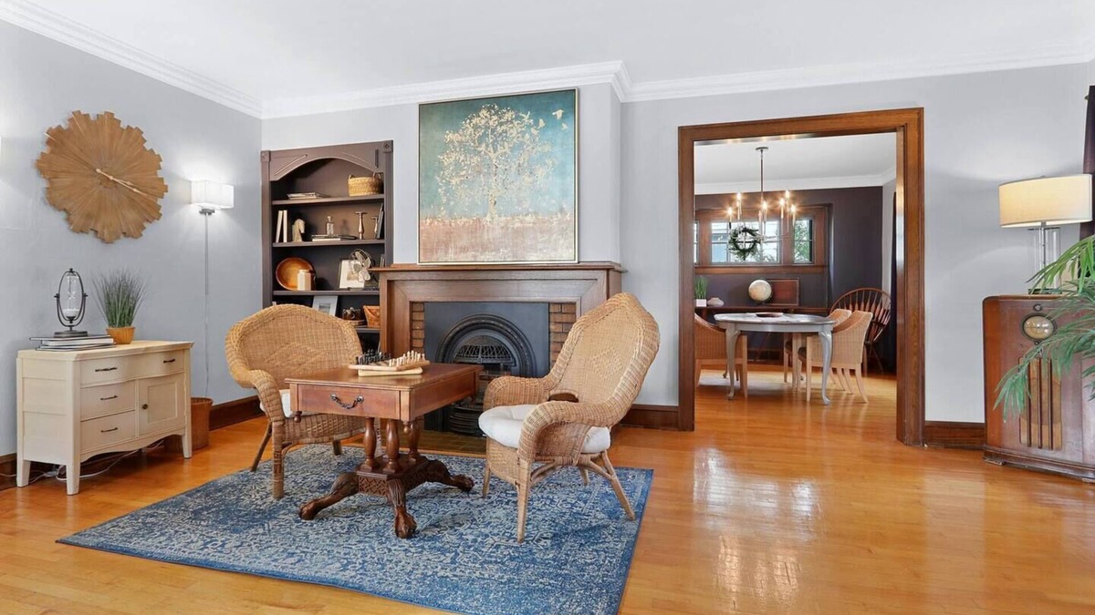 Appleton House | 3 Queens, Walk to Eat, Tons of Character, Spacious