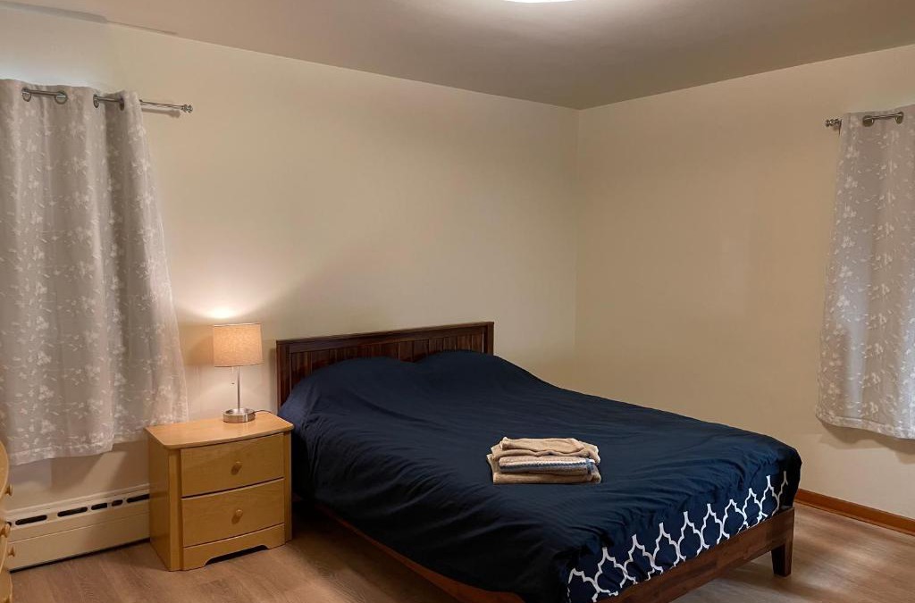 New Brunswick House | #3 QueenSize Bed bright room near New Brunswick NJ downtown