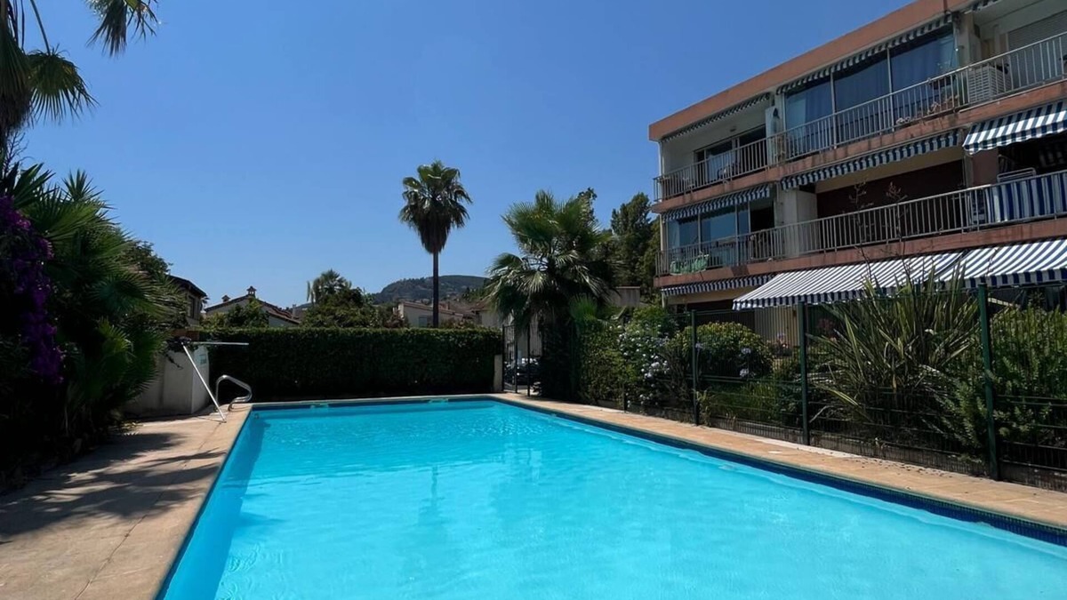 Mandelieu-la-Napoule Beach Apartment | 3-room apartment with pool 5 minutes walk from the beach and all amenities!