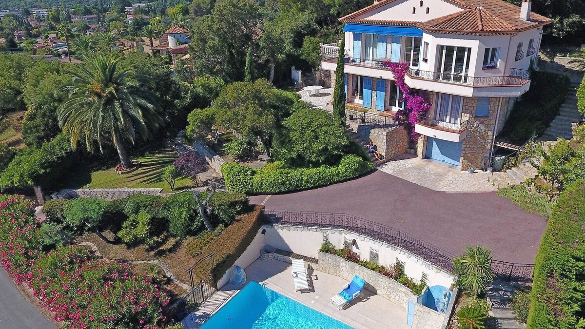 Mandelieu-La-Napoule Villa | 3-room apartment with swimming pool; pergola for 4 people, quiet and unobstructed view