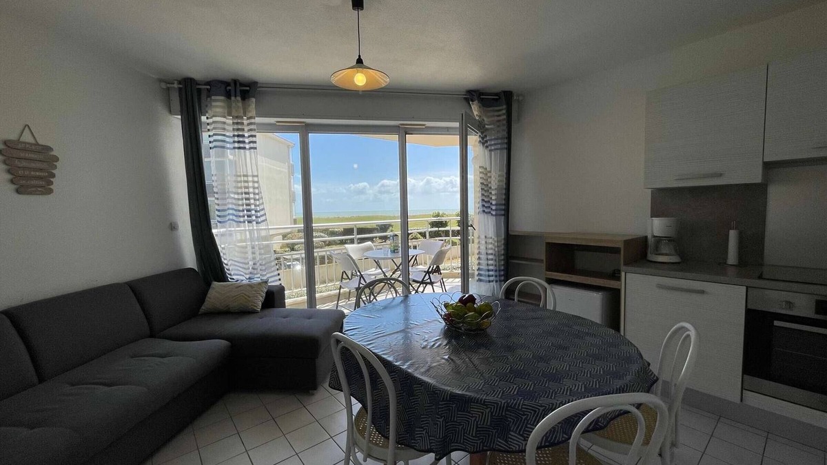 Saint-Jean-de-Monts Apartment | 3-room apartment with balcony, pool, and parking near the sea - sleeps 6