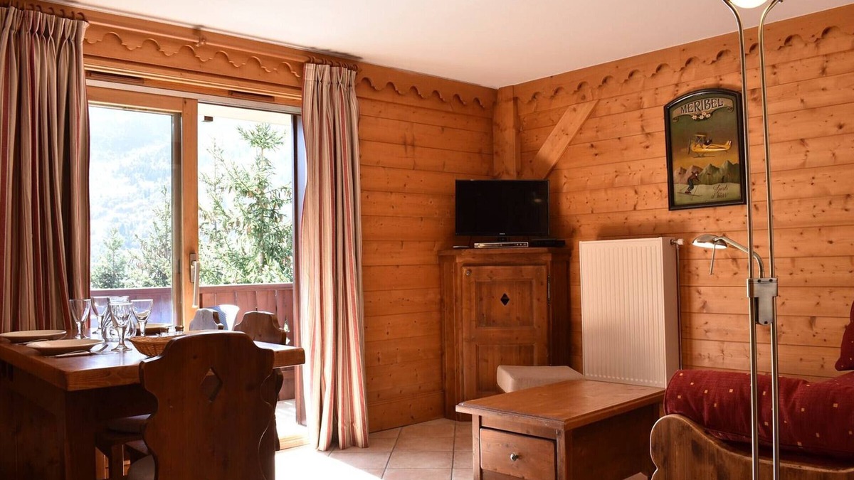 Meribel Village Apartment | 3-Room Apartment for 6 with Pool, Sauna, and Hammam in Méribel Village near Ski Lift