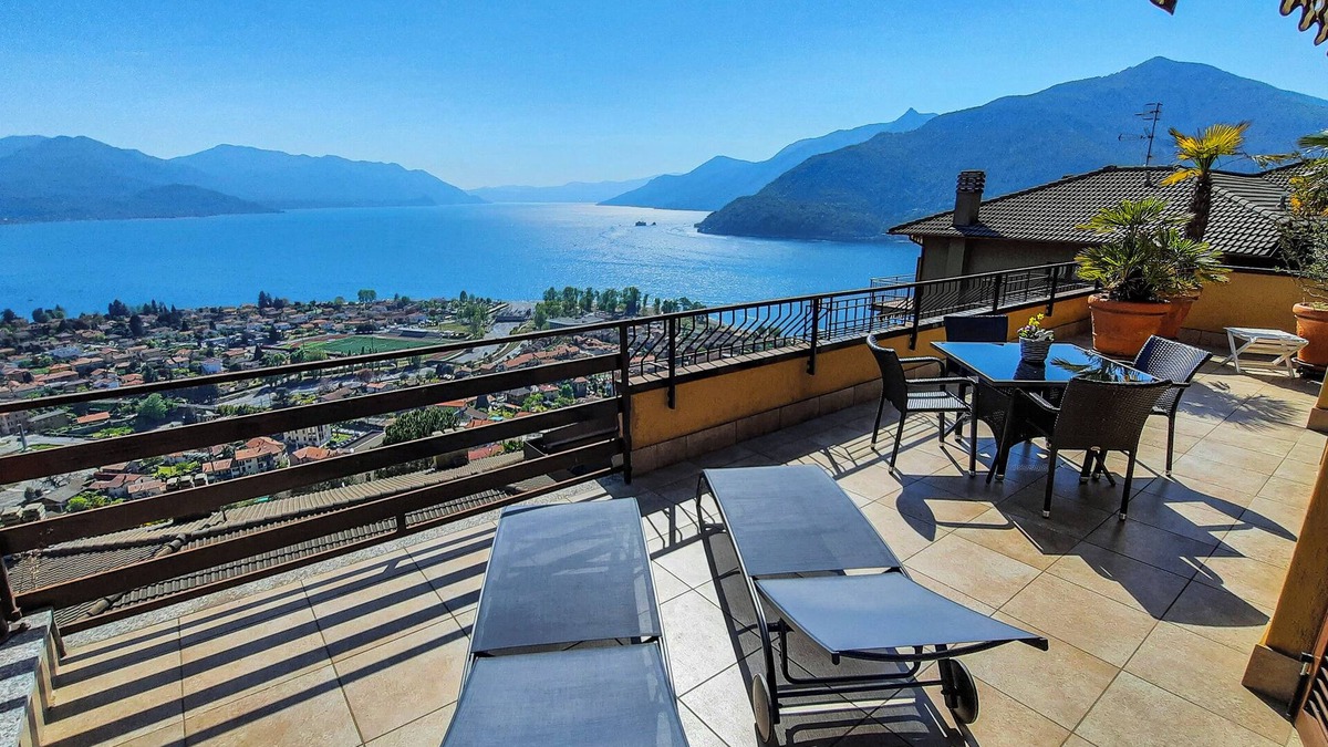 Maccagno Apartment | 3-room apartment with large sunny balcony, pool & dream lake view