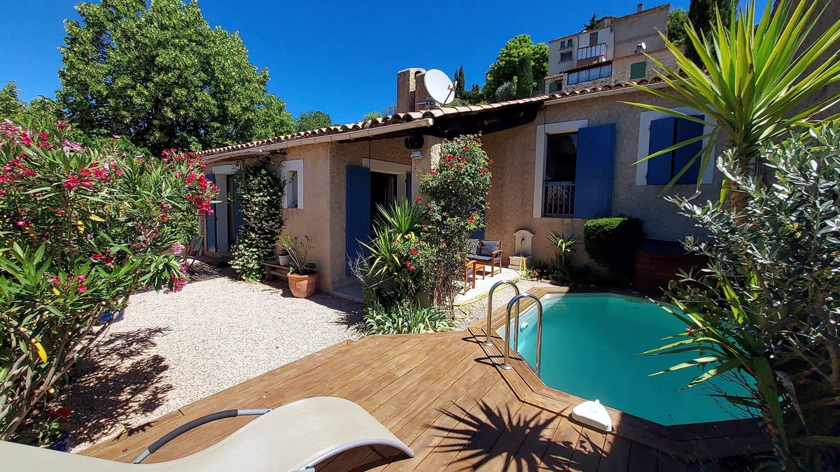 Montpezat House | 3-room house with garden and pool facing Lake Montpezat
