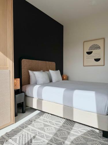 Stationsbuurt Noord Apartment | 3 Room Luxury Design Apartment with Airconditioning, Close to Gent St-Pieters Station