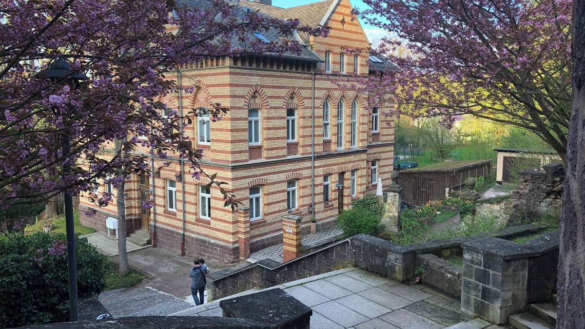 Eisenach Apartment | 3-room maisonette: Child-friendly vacation apartment in a prime location in Eisenach