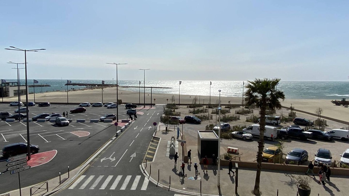 La Jetee Apartment | 3-room sea view apt near Canet beach
