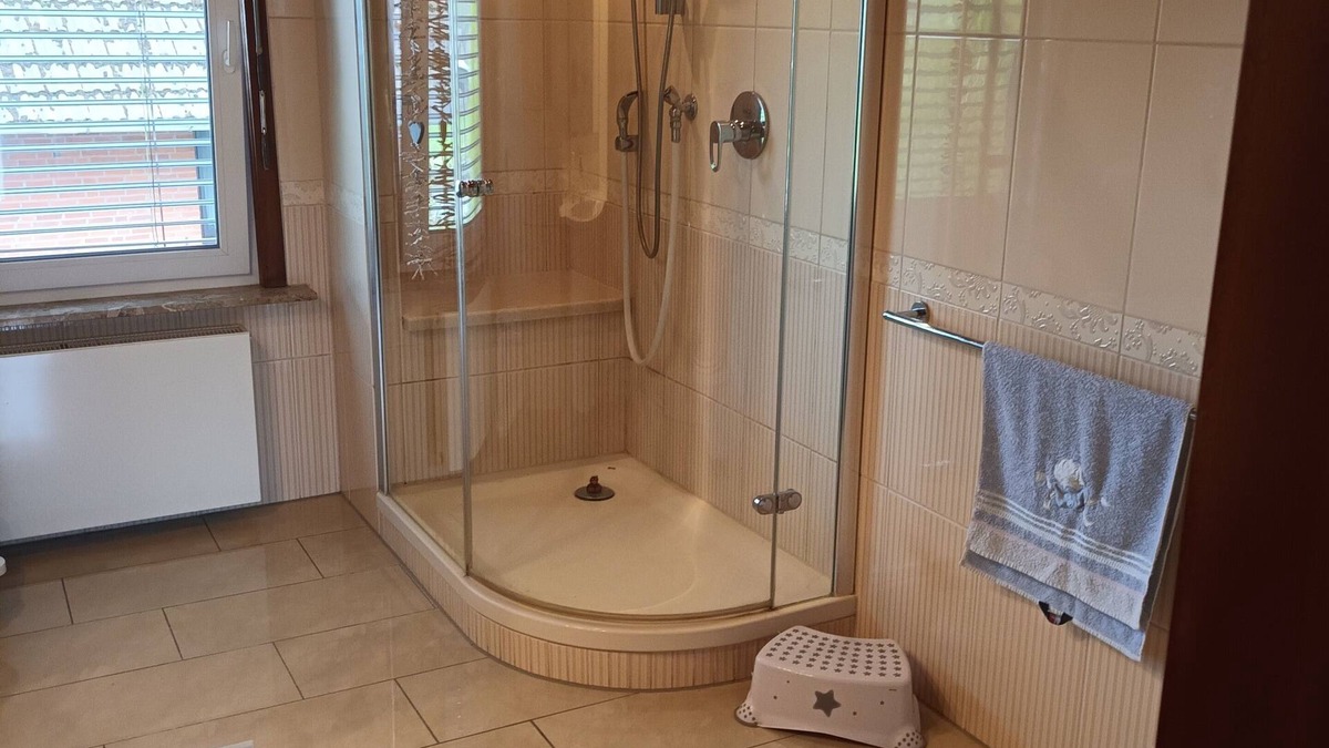 Wilstedt Apartment | 3 rooms 1st floor 100sqm conservatory roof terrace super bathroom
