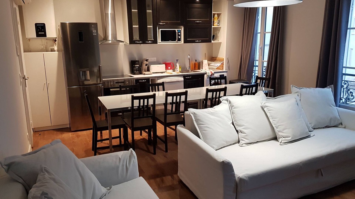 Vincennes Apartment | 3 rooms apartment 10 people 10 min center of Paris