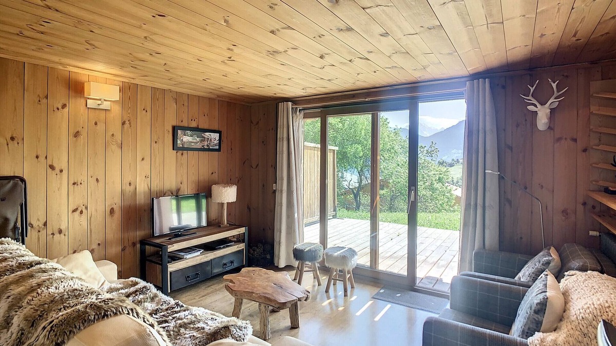Combloux Apartment | 3 rooms, indoor pool, parking, near center in Combloux