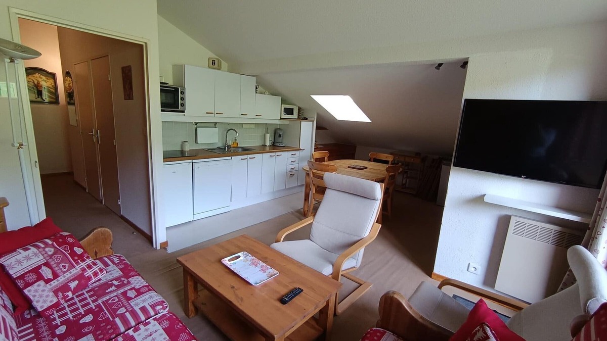 Montgenevre Apartment | 3 rooms + mountain area, ski-in/ski-out, 8 people, pets allowed