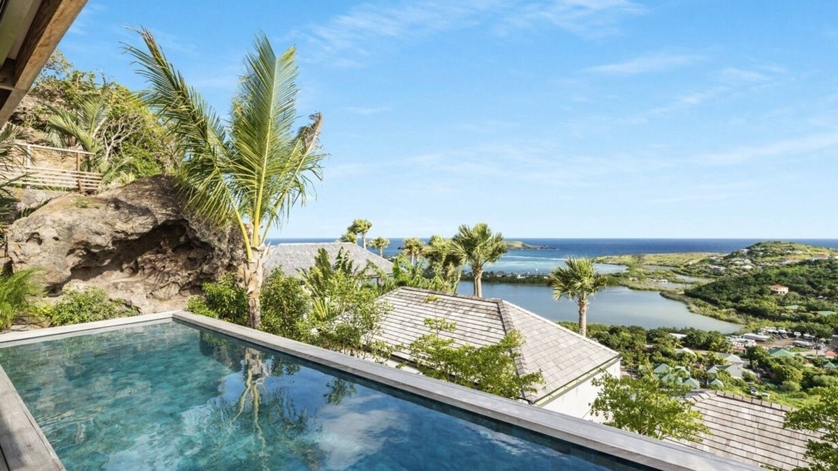 Marigot Villa | 3 rooms with lagoon and sea views