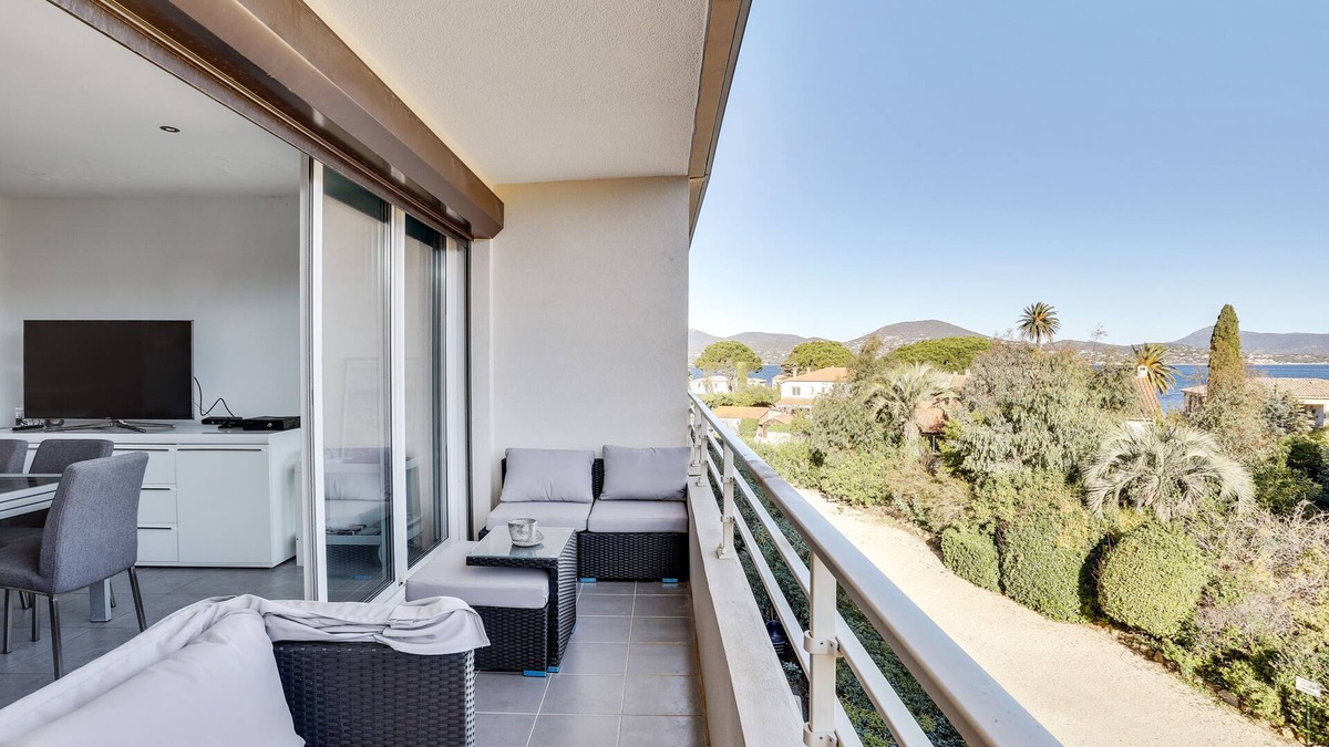 Saint-Tropez Apartment | 3 rooms with Sea View Terraces