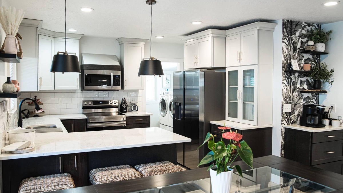 Ogden House | 3 Ski Resorts 14 mi! Entire Home, Designed Comfort, Restaurant Row 2 miles.