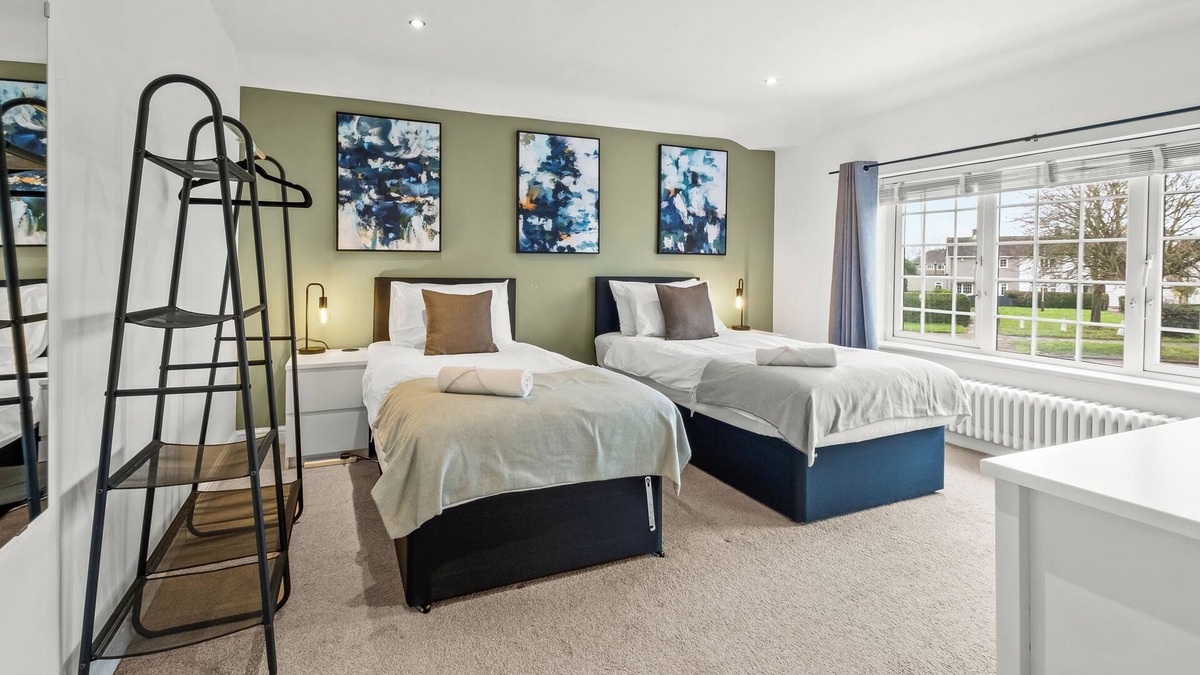 Welford House | 3 Spacious Twin Bedrooms, Games room, 6 Mins from M1