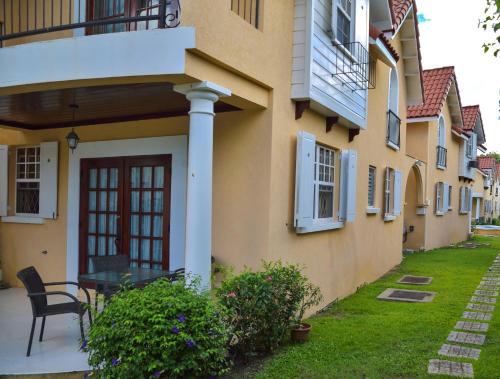 Bridgetown Apartment | 3 Springcourt Apartment