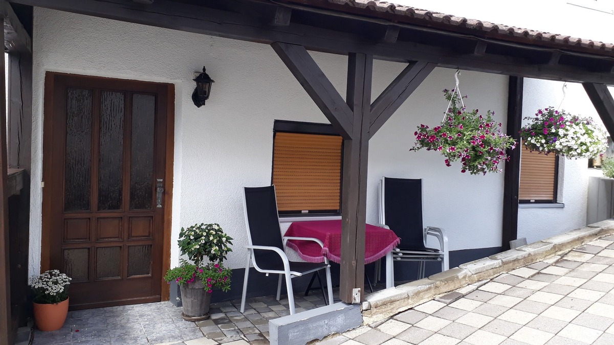 Nurn Apartment | 3 star apartment, 4 people! family friendly, quiet central location, newly renovated.