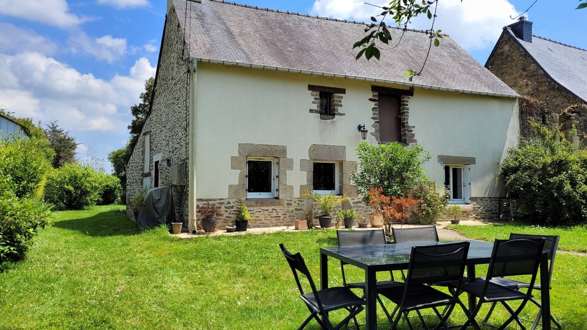 La Croix-Hellean House | 3-star gîte. Beautiful family home in the Breton countryside
