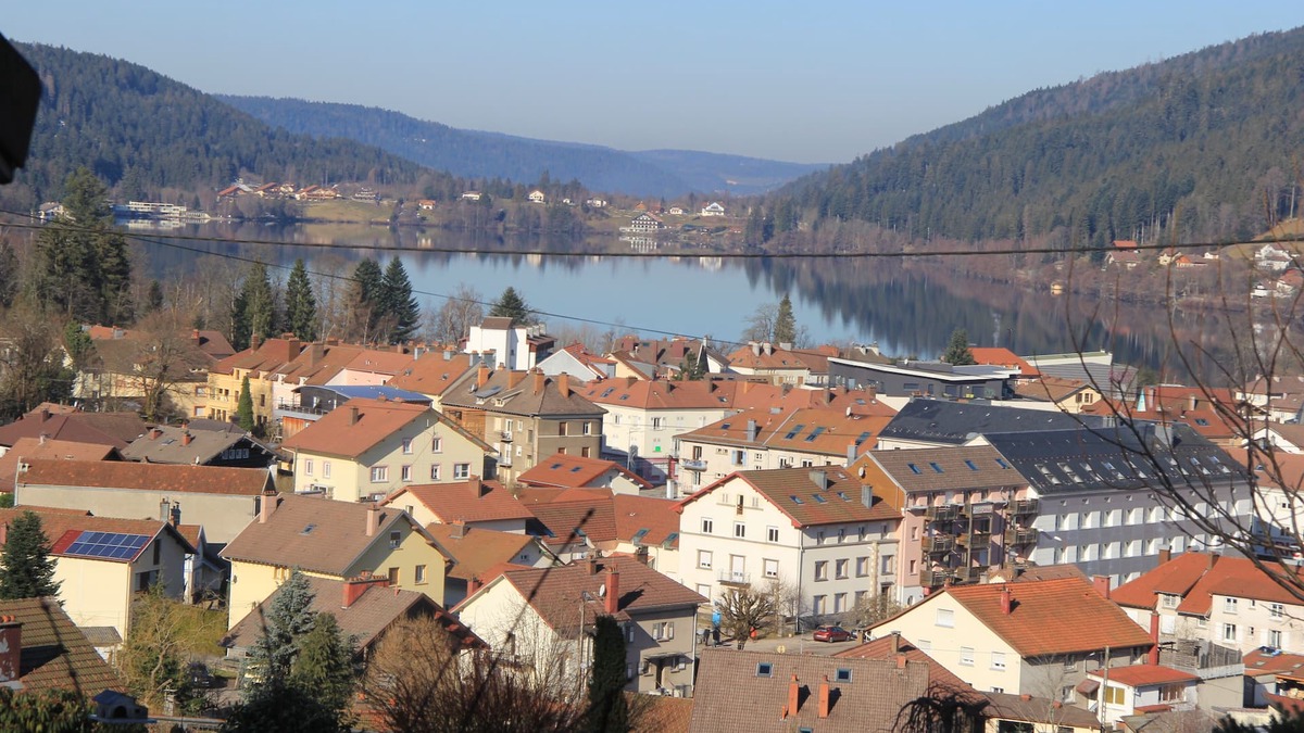 Gerardmer Cottage | 3-star gîte in Gérardmer, 5 minutes' walk from the center, with beautiful view of the lake