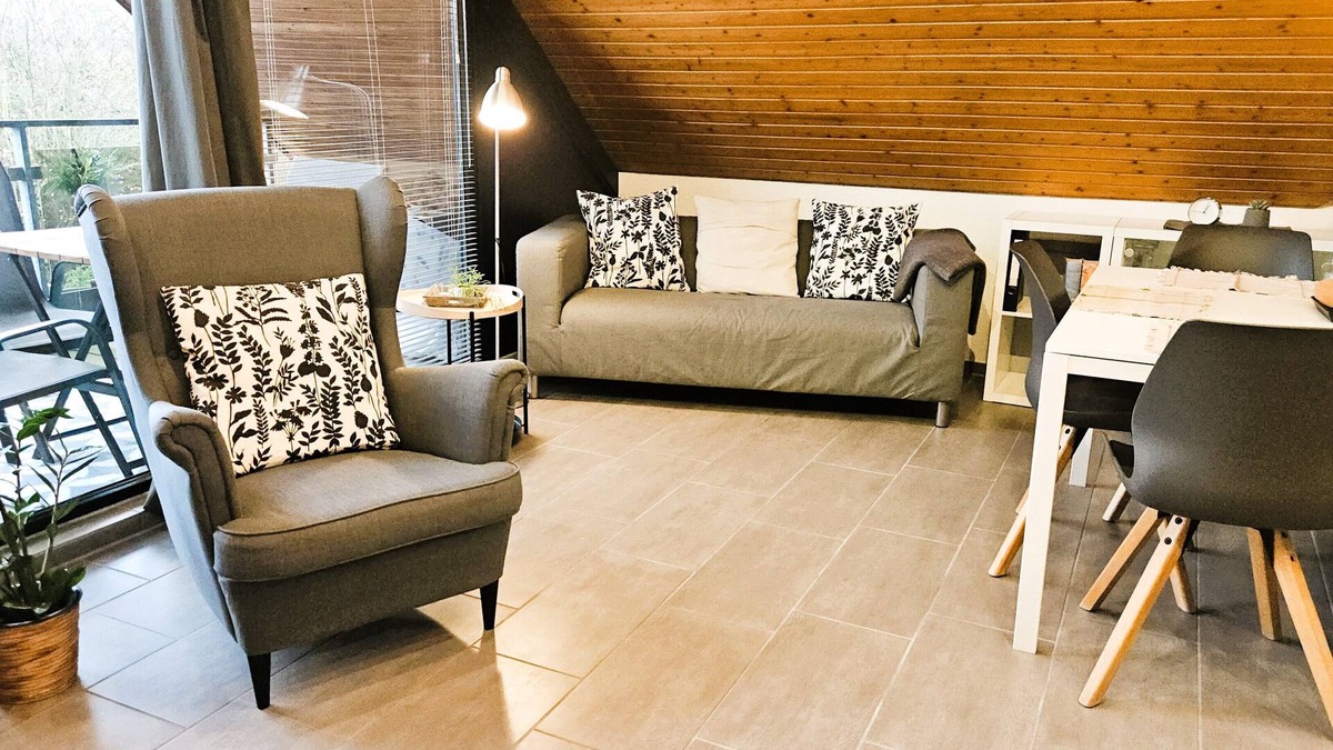 Seevetal Apartment | 3 stars! DG apartment with a covered balcony in a quiet location!