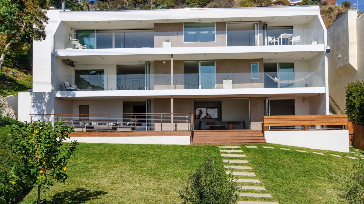 Hollywood Hills House | 3 Story 4 bedroom Hilltop Mansion with View of the City