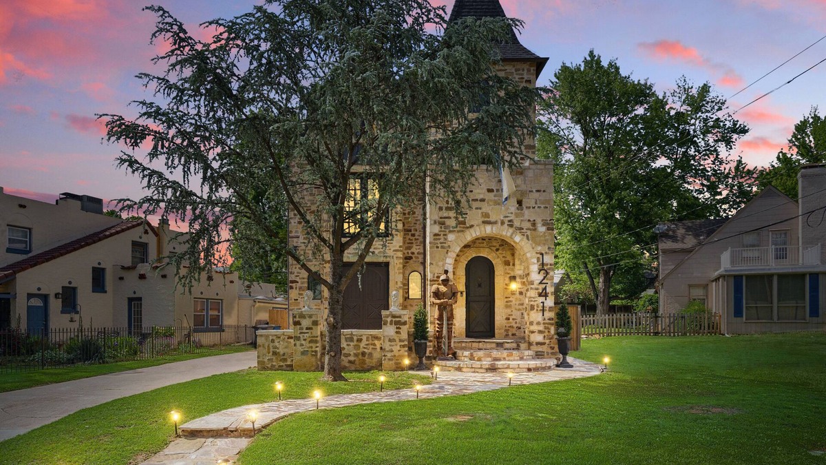 Maple Ridge Other | 3 Story Castle Gathering Place Tulsa with Hot Tub/Mini Golf