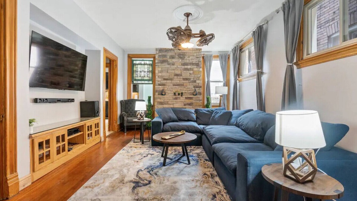 Shadyside House | 3-Story Historic Home | Steam Shower | 3 King Beds