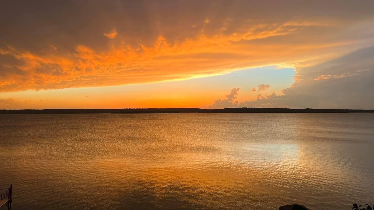 Lake Bridgeport House | 3 Story Lake house with views of lake front and back. Great for family gathering