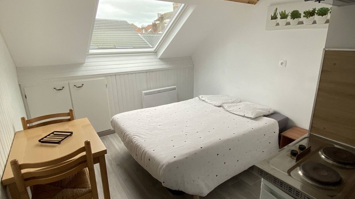 Rosendael Apartment | (3) Studio near the beach of Malo