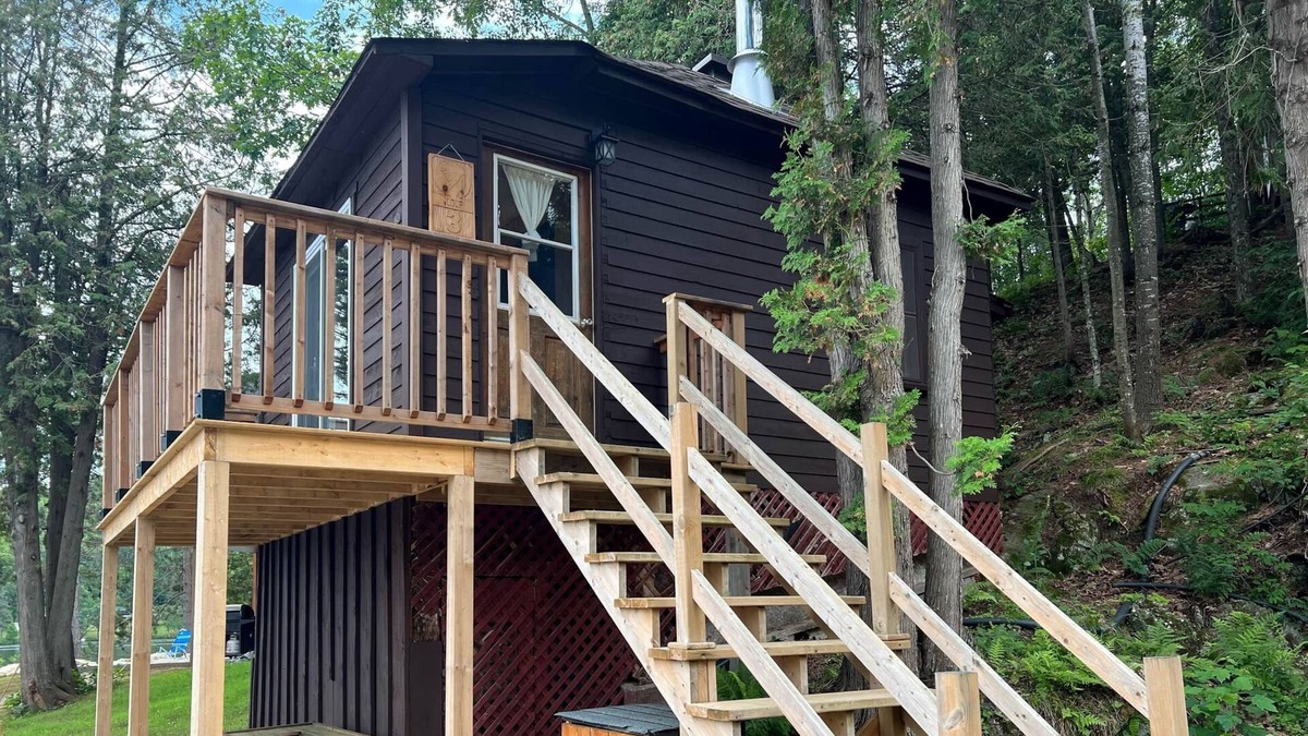 Bowman Ski Chalet | [# 3 The Wolf] A log loft.