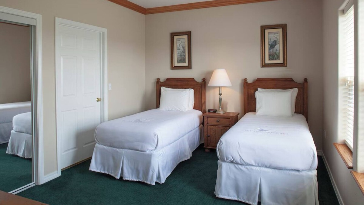 Branson Hotel | 3 Tranquil Units near Branson Entertainment, Dining & Outdoor Adventures