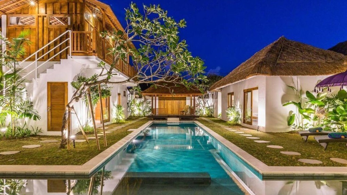 Seminyak Villa | 3 Villas connected in Seminyak center/36pax