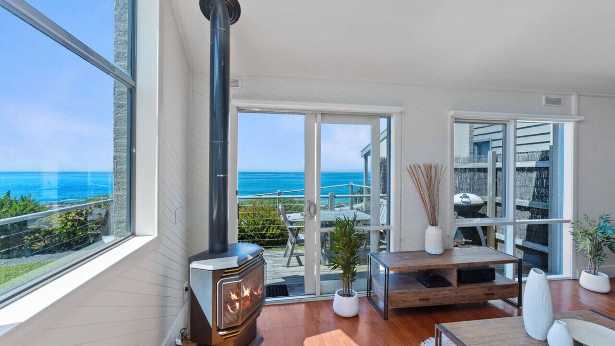 Wongarra Apartment | 3 Whitecrest Resort - Pool & Amazing Ocean Views
