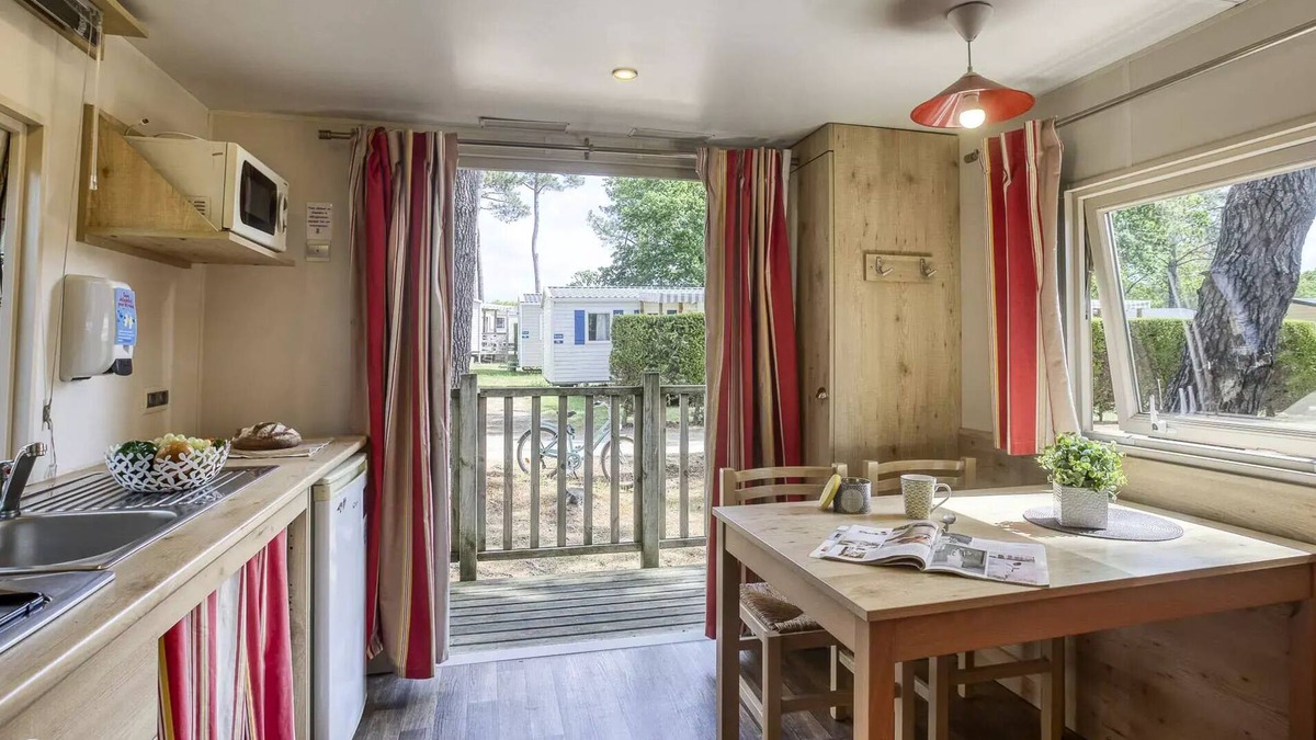 Crach Cabin | 3-Zimmer-Komfort-Caravan für 4 Personen