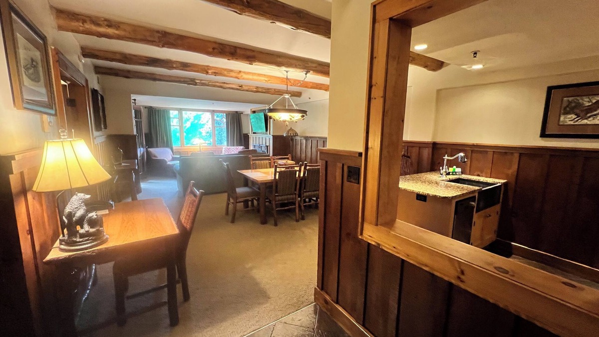 Lake Placid Resort | 30-50% OFF WHITEFACE LODGE RESORT. Sleeps 6. AVAIL OCT 24th-31st