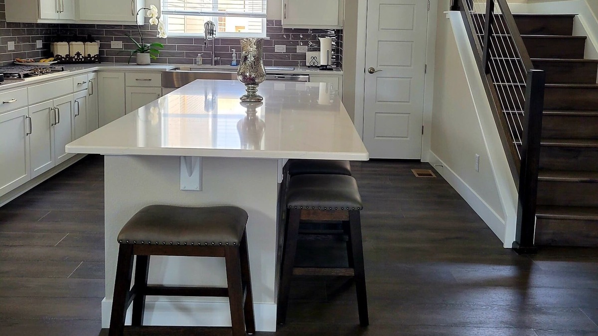 The Meadows House | 30 Day min stay Newer 3 Bed 3 Bath Rooftop House close to Outlet Malls