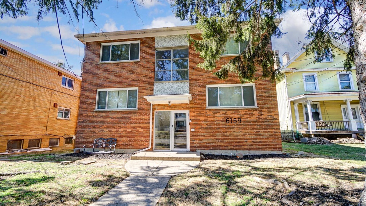 Roselawn Finance Apartment | 30 Day + Stay, Chic Fireside Oasis 2Bed 1 Bath Heart of Pleasant Ridge