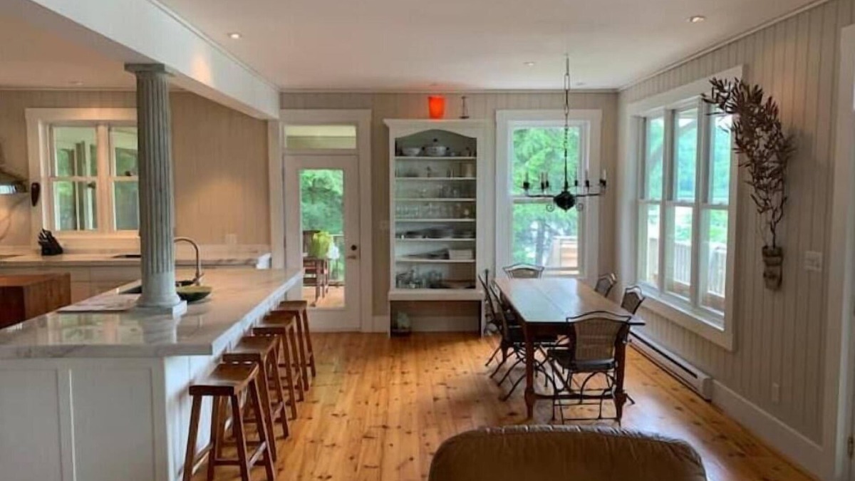 Frontenac Cottage | 30 Island Lakehouse