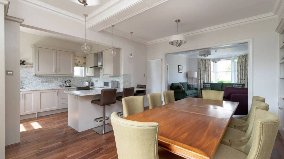 St. Andrews House | 30 Lade Braes - a townhouse that sleeps 8 guests in 4 bedrooms