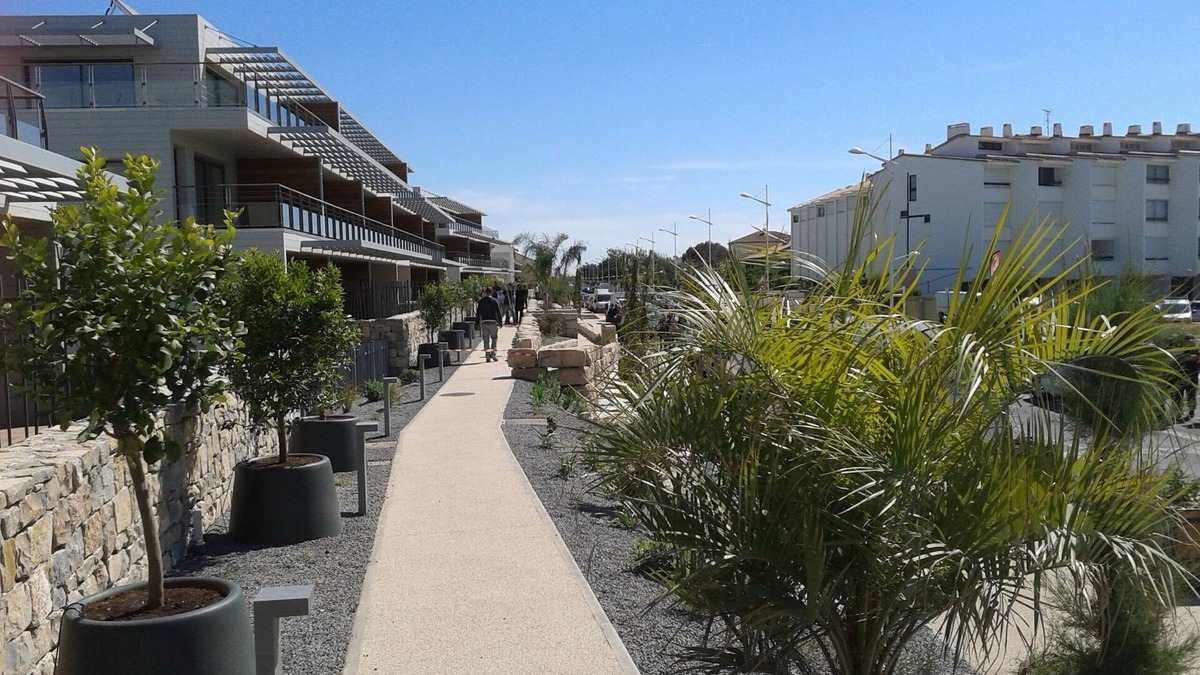 Carnon-Plage Apartment | 30 M FROM THE NEW T2 BEACH WITH GARAGE TERRACE AND GARDEN