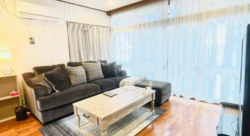 Chatan Bed & Breakfast | 30 m² Bed and breakfast ∙ 3 bedrooms ∙ 10 guests