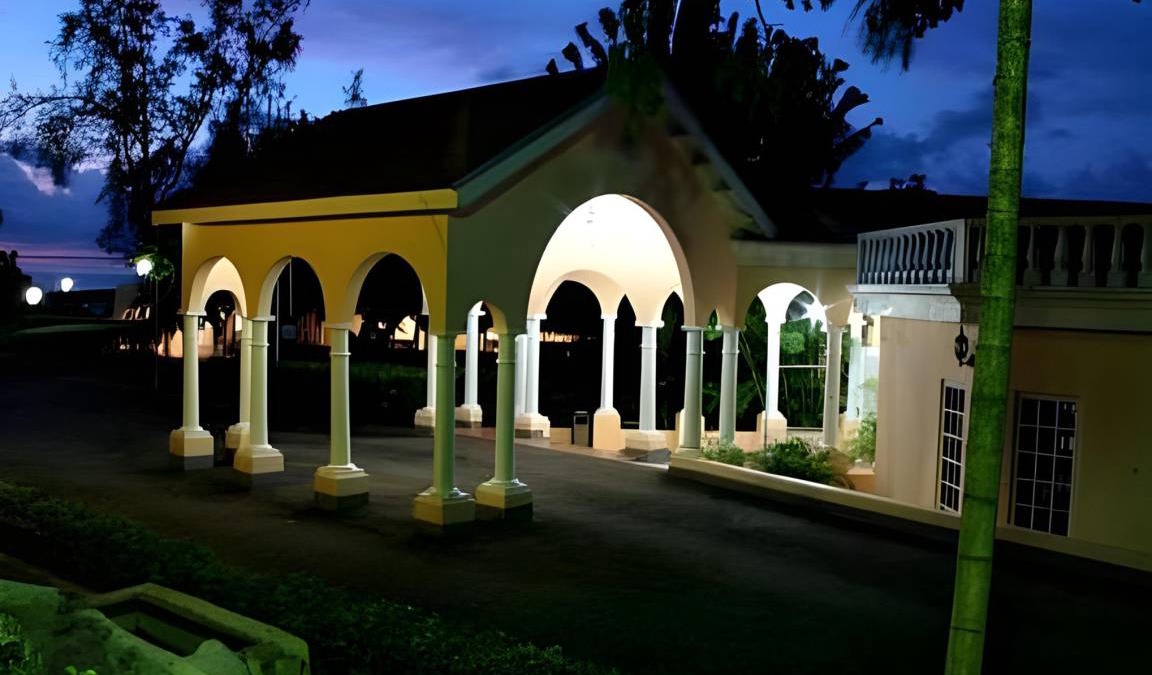 Runaway Bay Hotel | 30 m² Hotel ∙ 2 bedrooms ∙ 8 guests