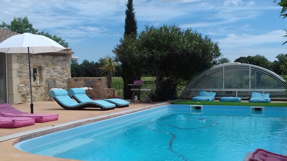 Narbonne Apartment | 30 m2 studio with separate bedroom in quiet area.