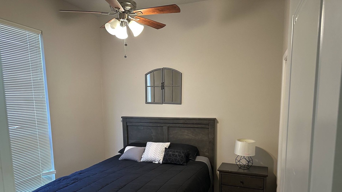 Prescott House | 30 min away from The Diamond Mine State Park. 7 Min away from I-30
