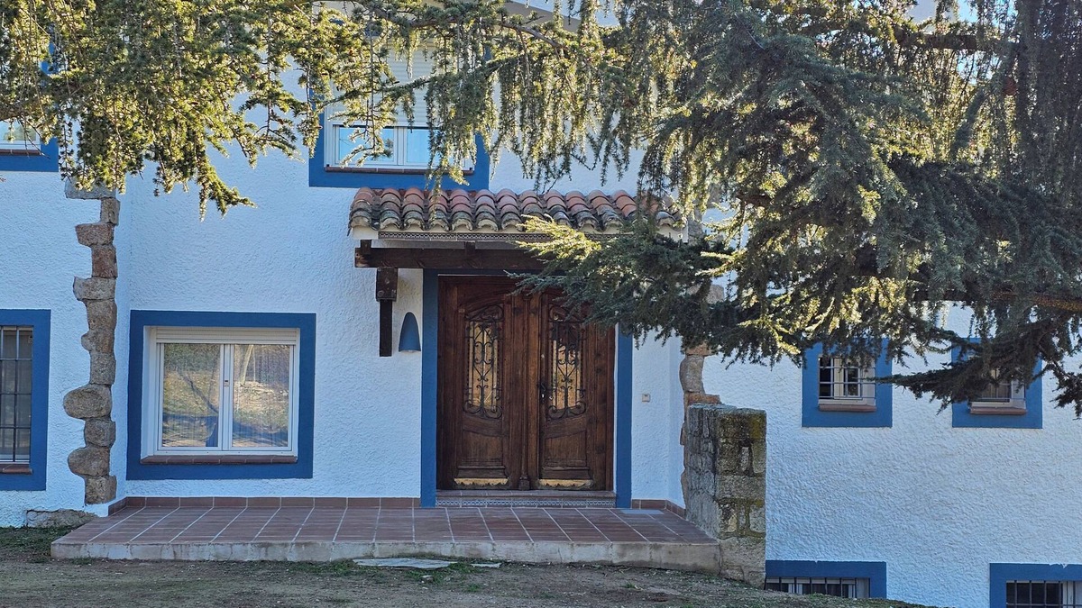 Valdemorillo House | 30 min from Madrid ideal for family reunions, retreats, workshops .